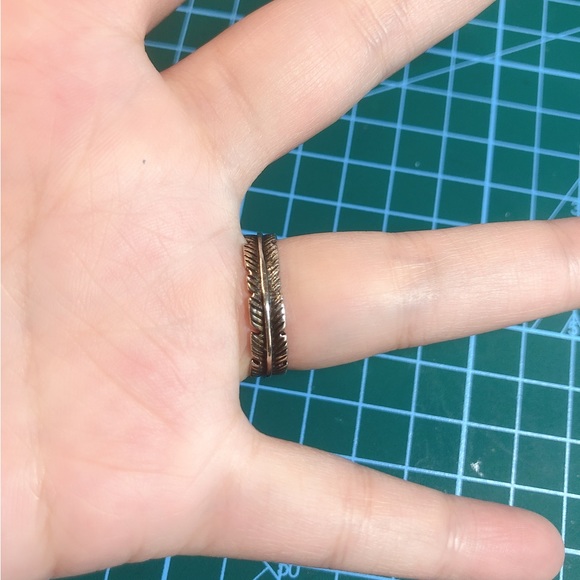 Feather like ring - Picture 4 of 5